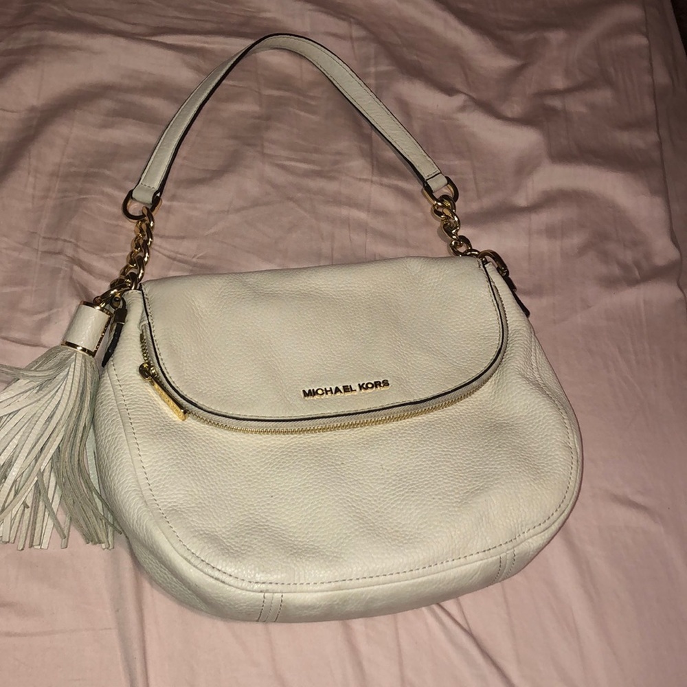 Cream colored shoulder bag + free wallet